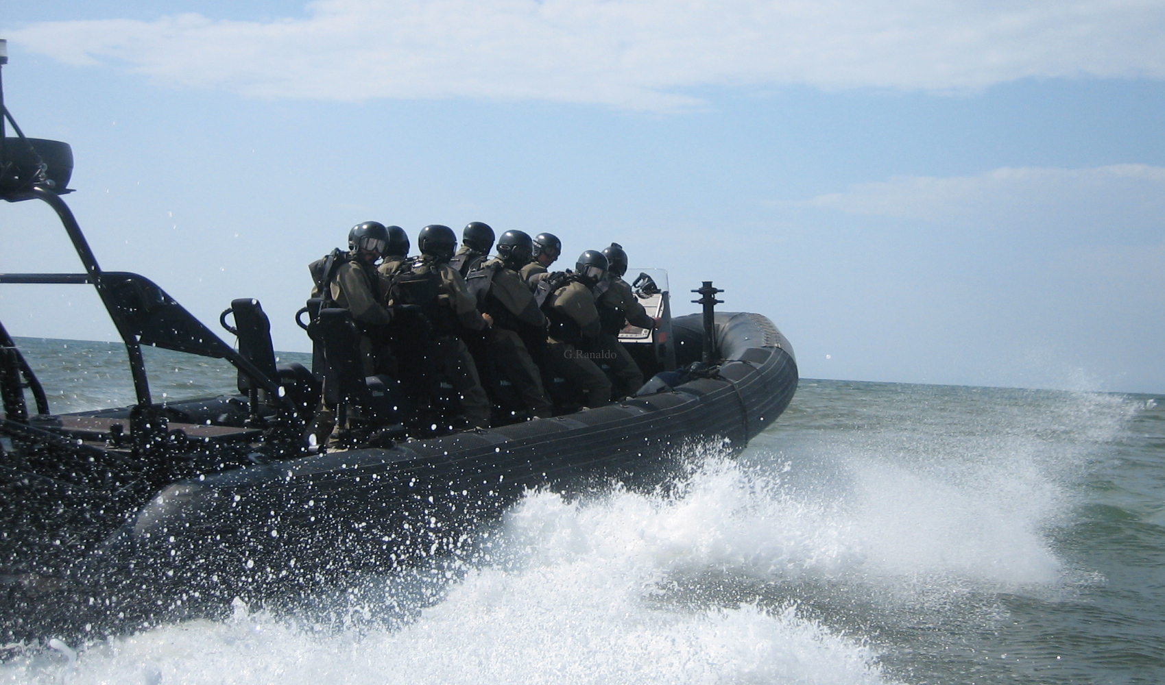 Foto-G.Ranaldo-Nucleoanfibio-Hurricane 920 (2).JPG